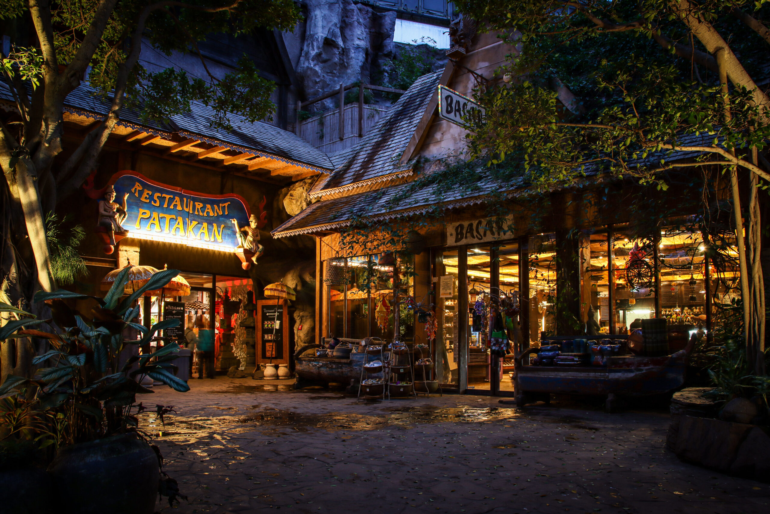 Patakan Restaurant im Gondwanaland Zoo Leipzig von außen