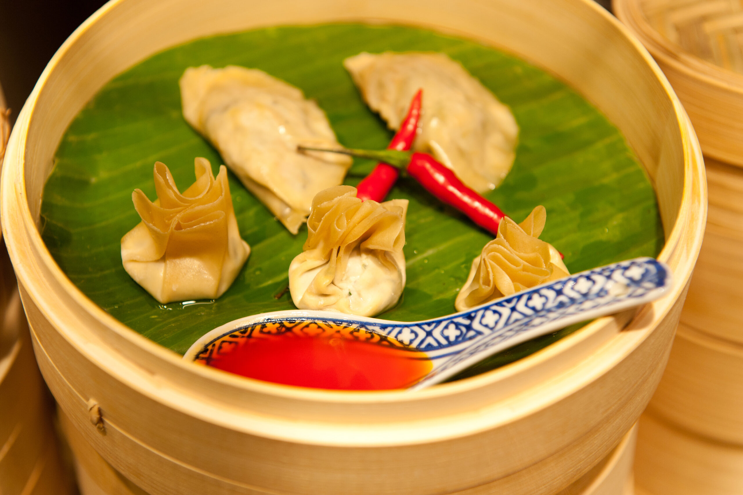 Dim Sum in einer Bambusschale aus dem Patakan Zoo Leipzig